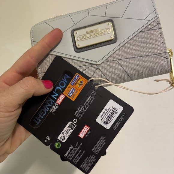 Loungefly MoonKnight WonderCon Wallet - Picture 3 of 5